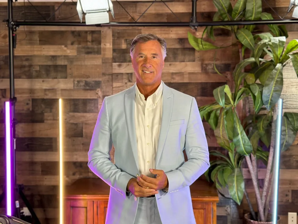 Dan Thompson in studio — Be Your Own Bank